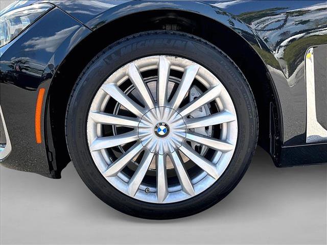 Used 2022 BMW 740i w/ Premium Package image 10