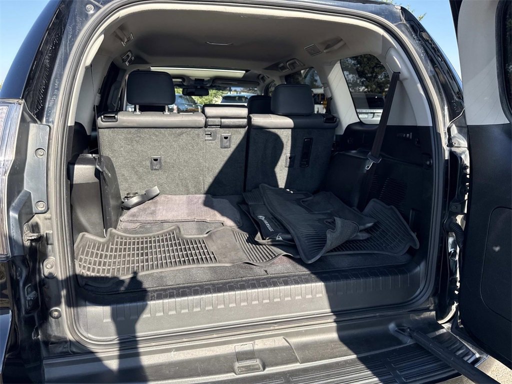 Used 2019 Lexus GX 460 image 5