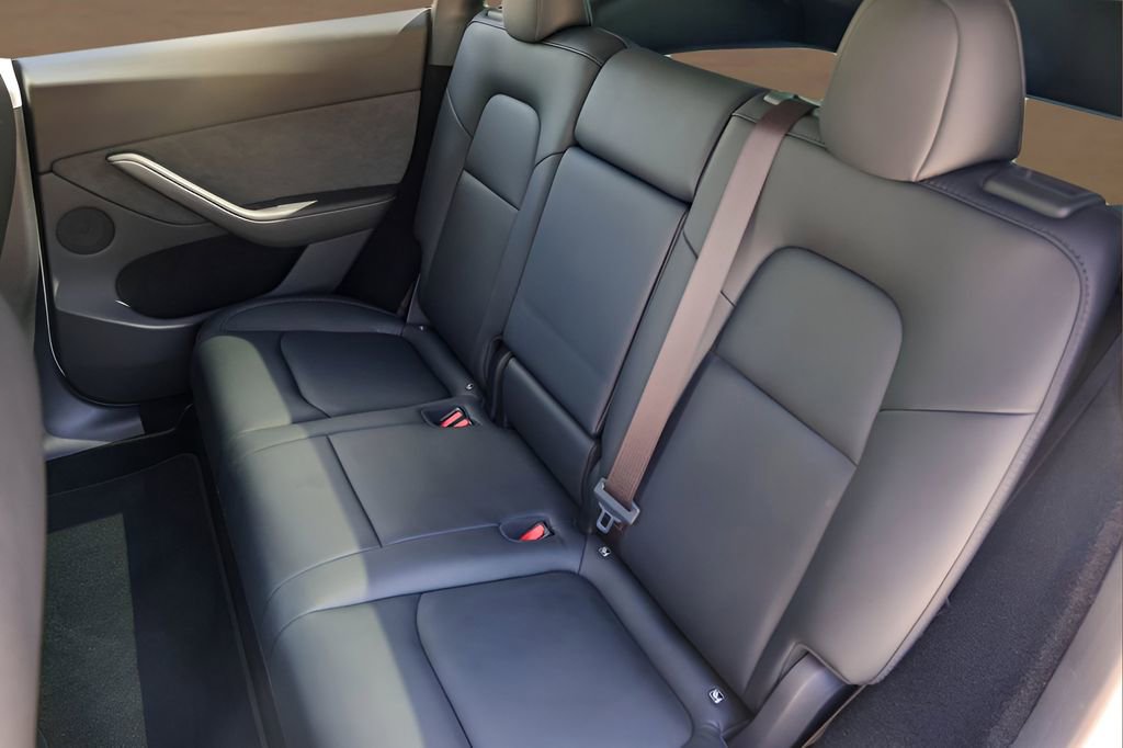 Used 2024 Tesla Model Y Performance image 22