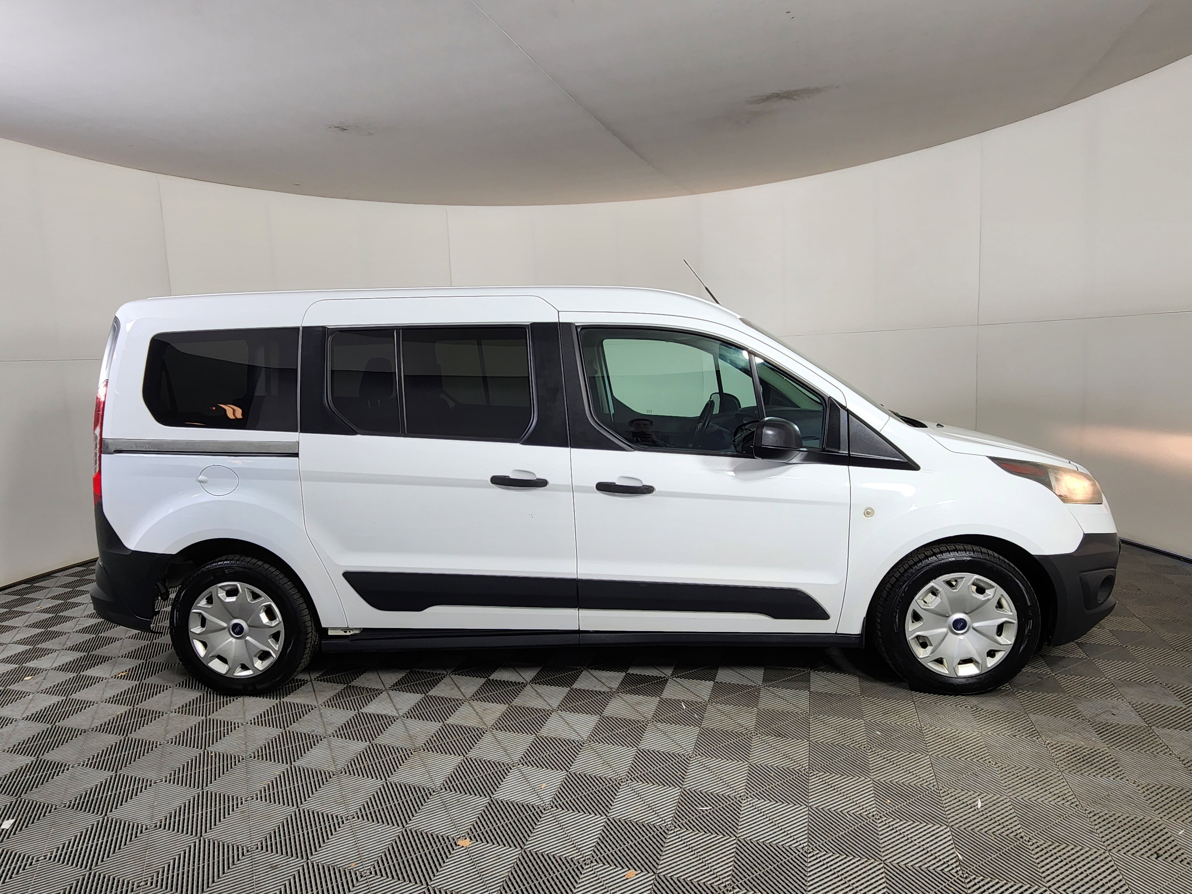 Certified 2018 Ford Transit Connect XL image 8