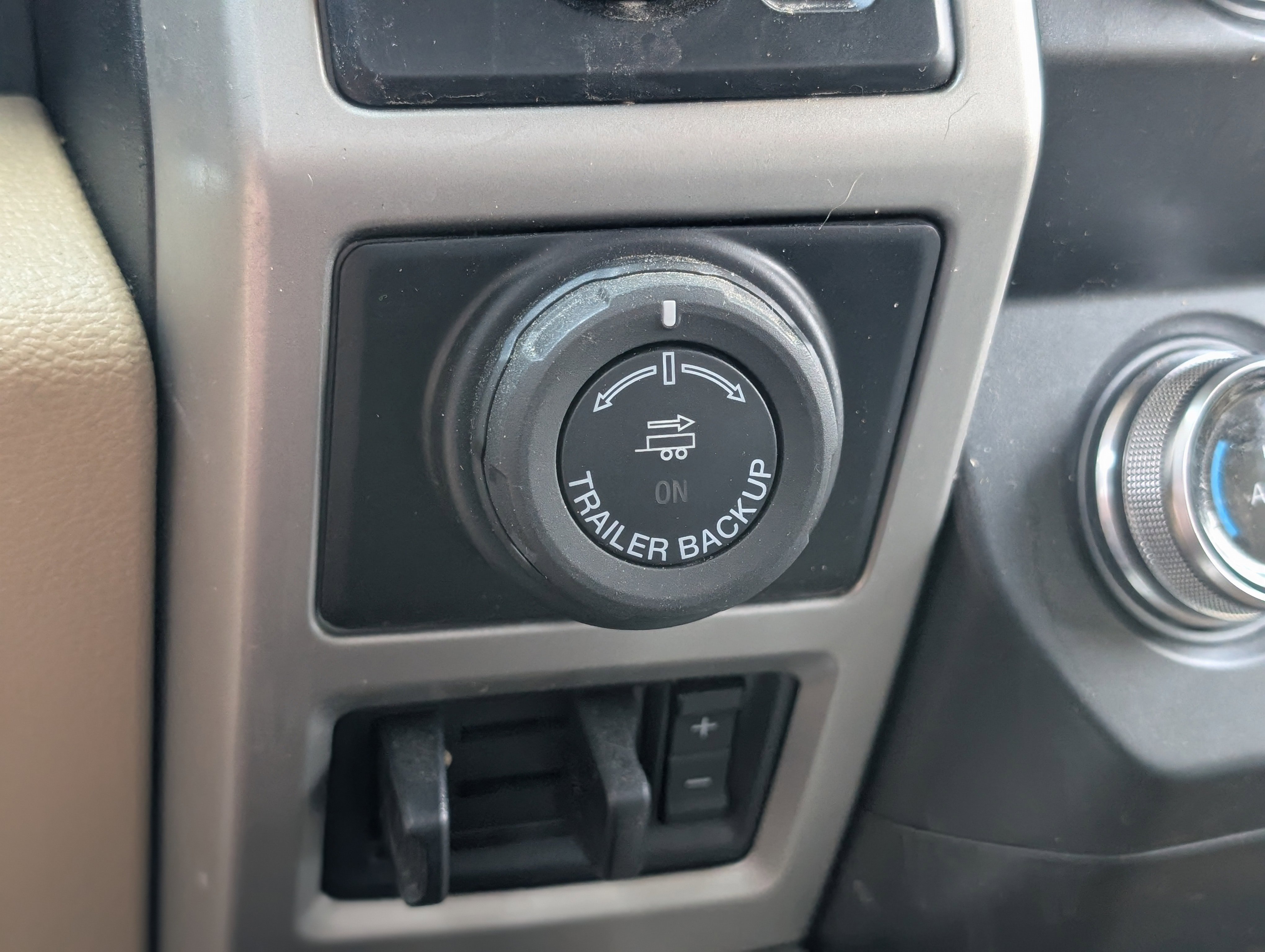 Used 2019 Ford F150 Lariat w/ Equipment Group 502A Luxury image 22