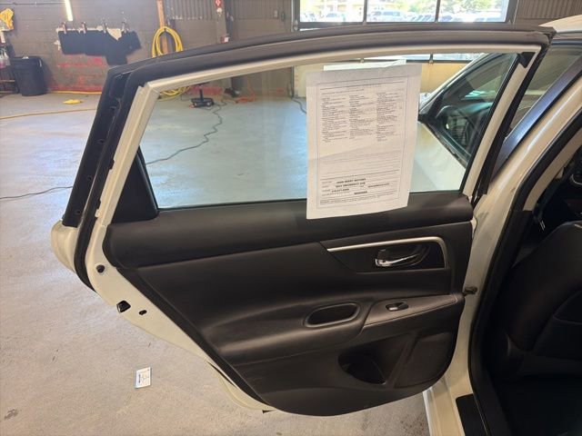 Used 2016 Nissan Altima 2.5 SL FWD image 10