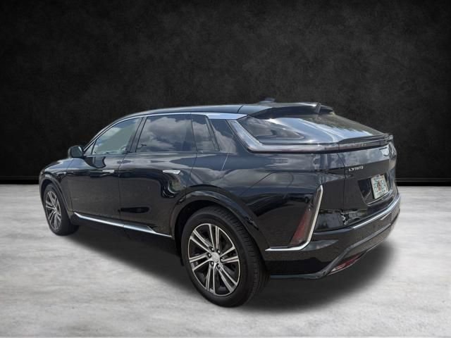 Used 2023 Cadillac Lyriq AWD image 7