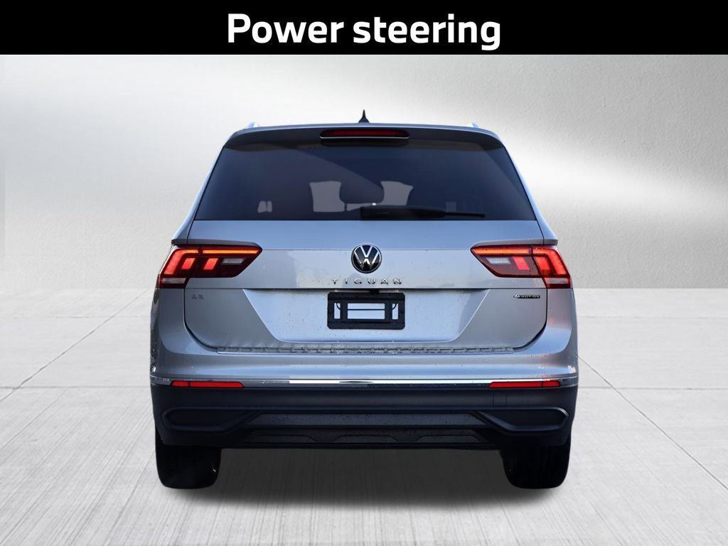 Used 2022 Volkswagen Tiguan SE w/ Panoramic Sunroof Package image 7