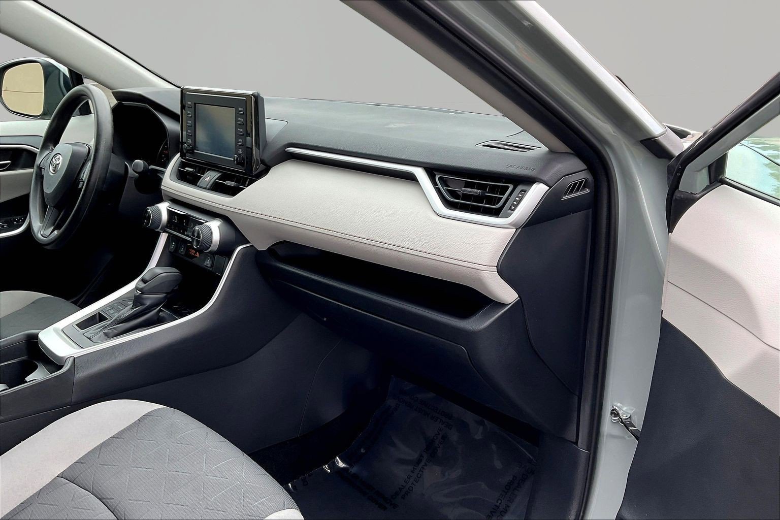 Used 2019 Toyota RAV4 XLE AWD/4WD image 26