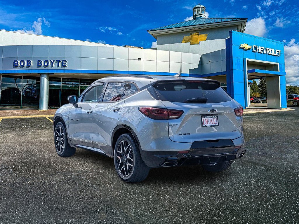 Certified 2023 Chevrolet Blazer RS w/ Driver Confidence II Package FWD image 7