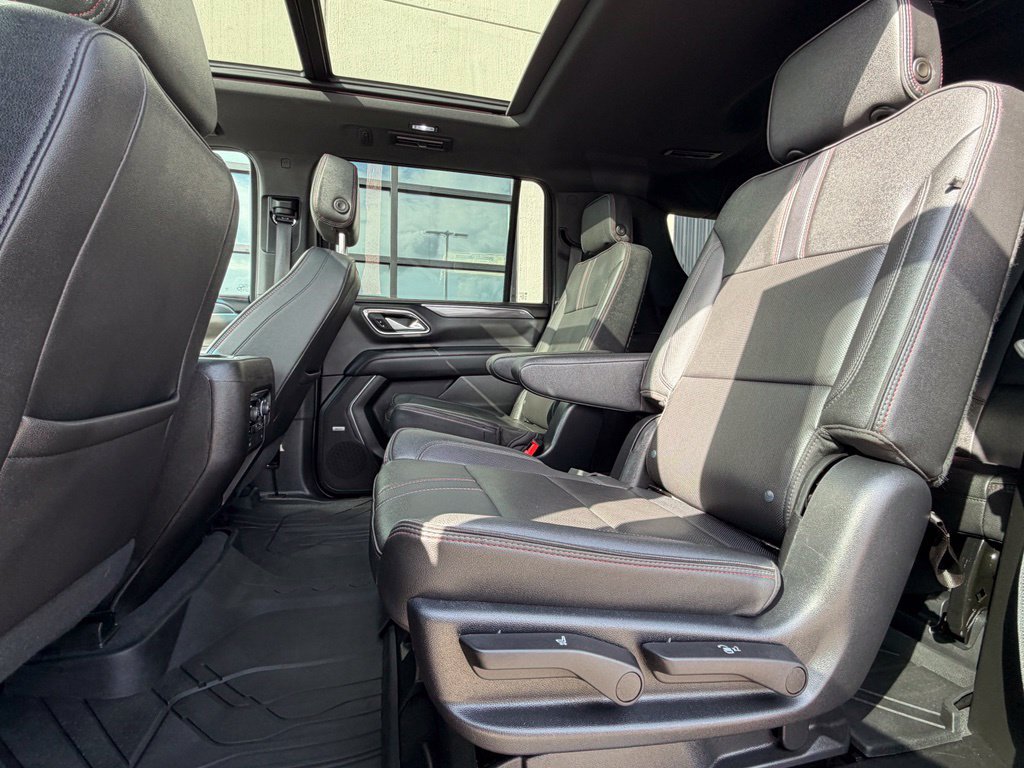 Used 2022 Chevrolet Suburban RST w/ Luxury Package AWD/4WD image 22