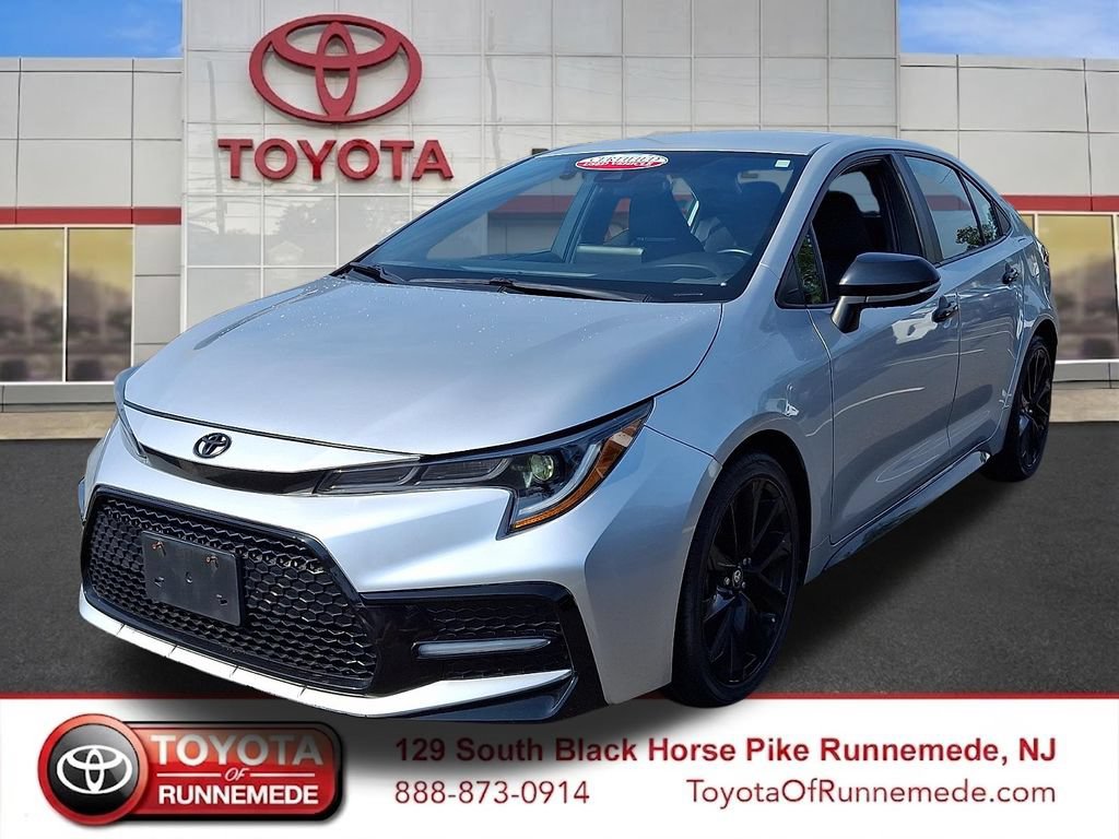Certified 2022 Toyota Corolla SE FWD image 3