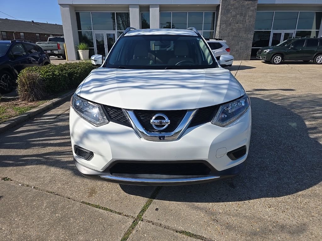 Used 2016 Nissan Rogue SV w/ SV Premium Package image 12