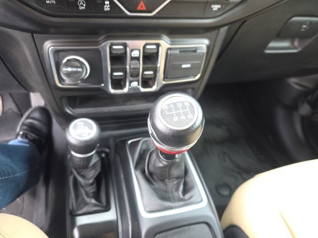 Used 2021 Jeep Gladiator Sport AWD/4WD image 28