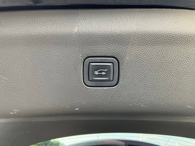 Used 2023 Buick Enclave Avenir w/ Avenir Technology Package FWD image 21