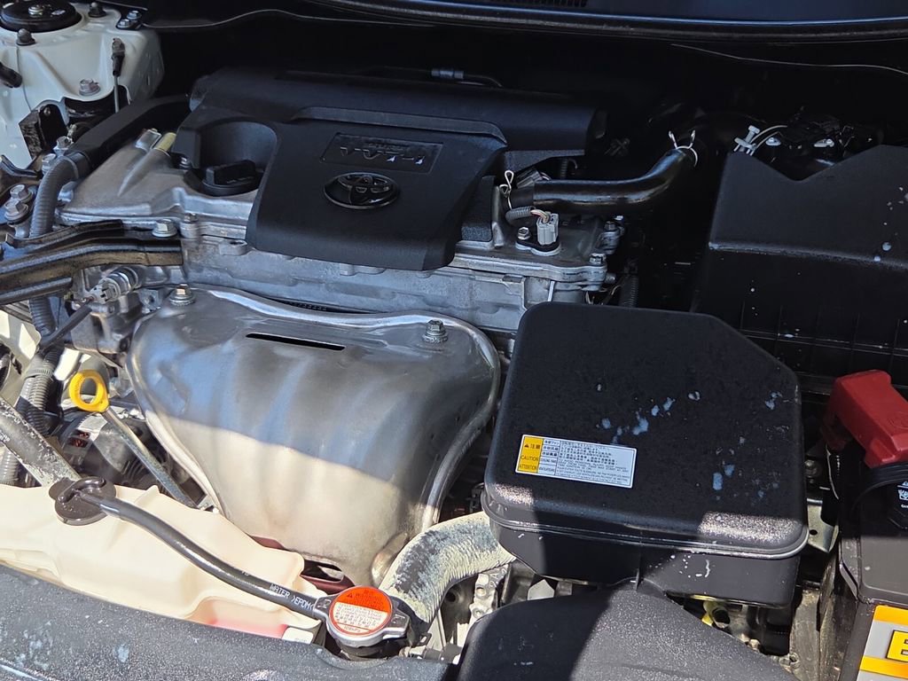 Used 2016 Toyota Camry LE image 10