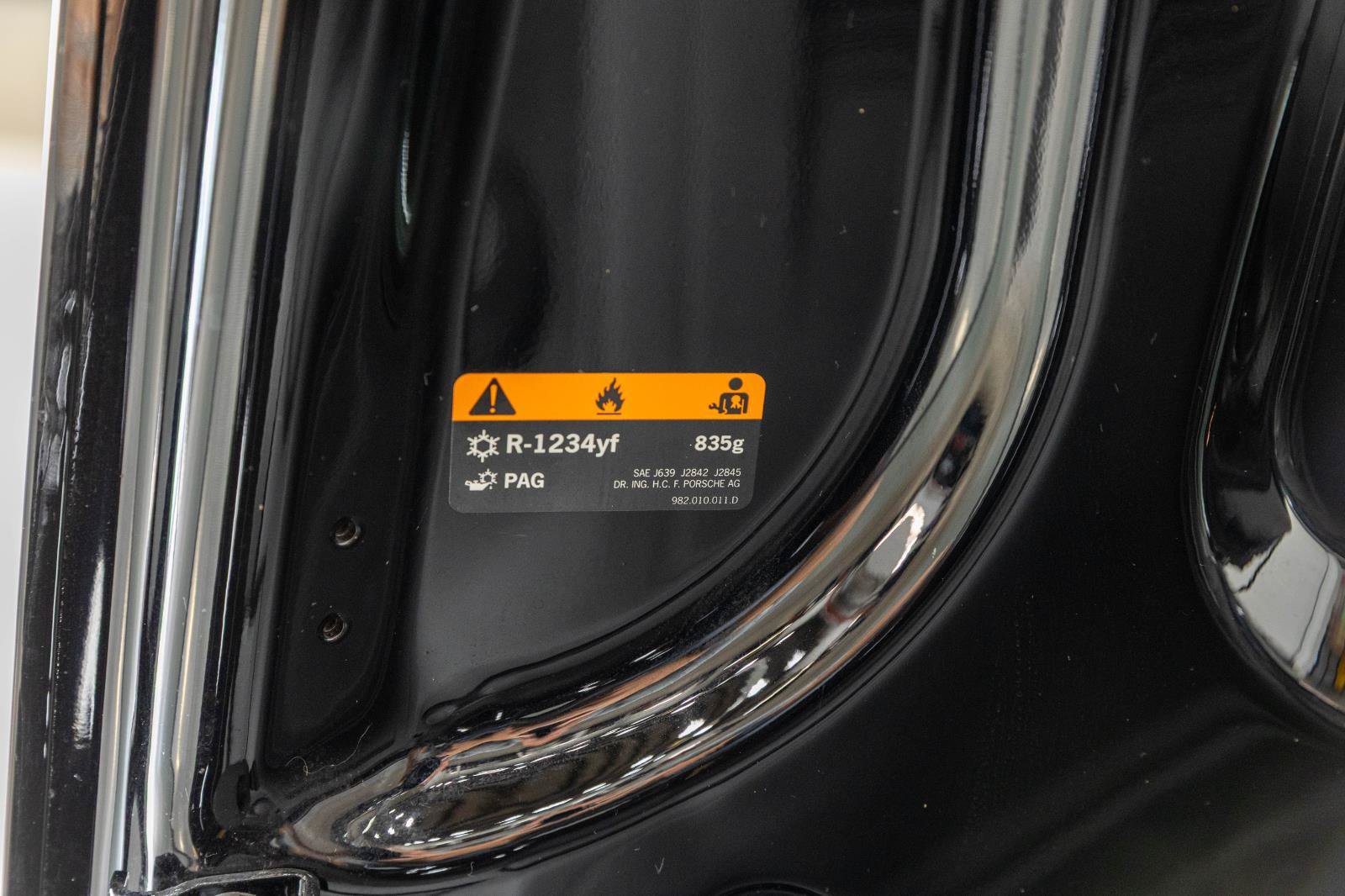 Used 2018 Porsche 718 Cayman RWD image 38