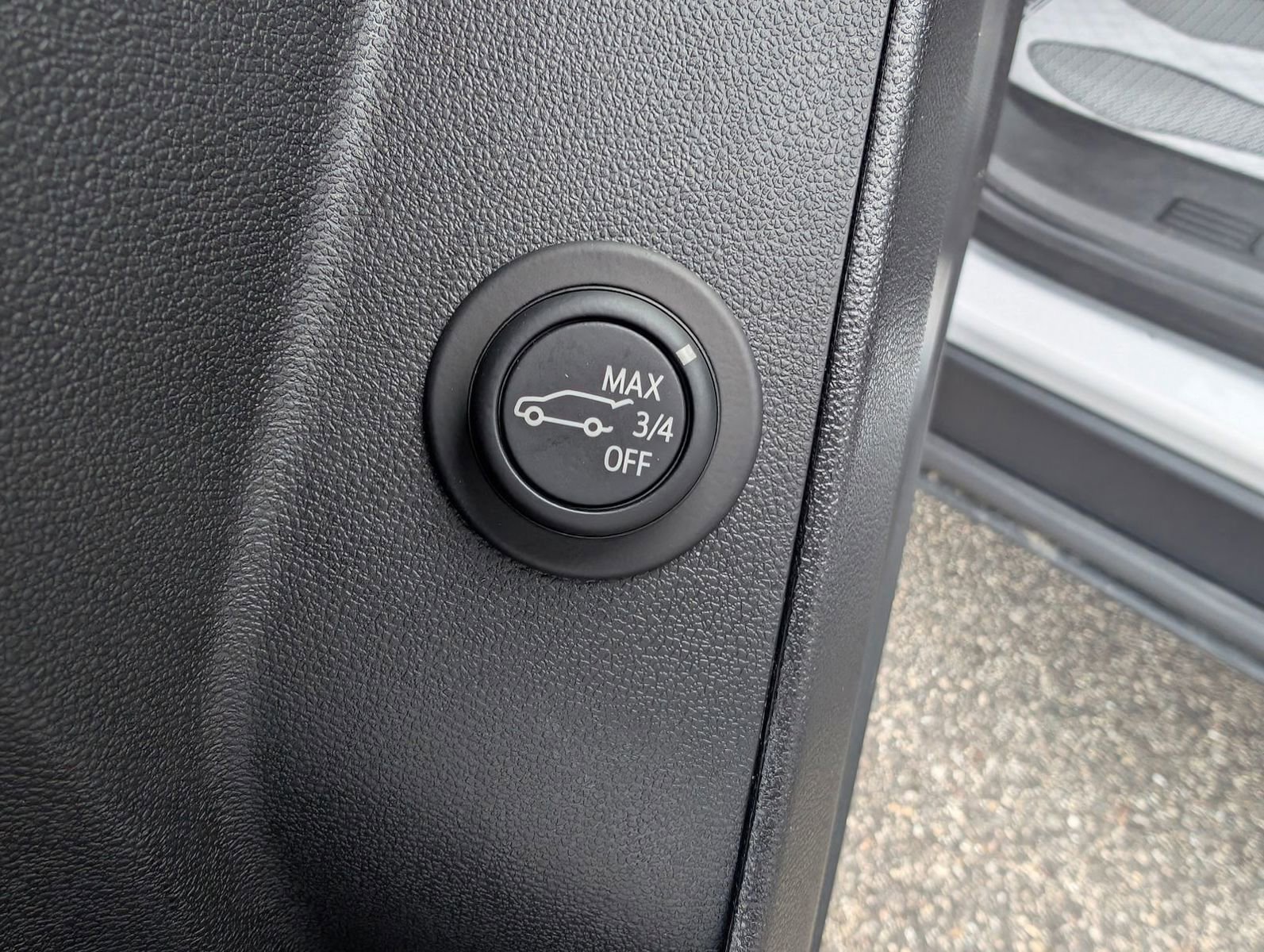 Used 2024 Chevrolet Equinox LT image 11