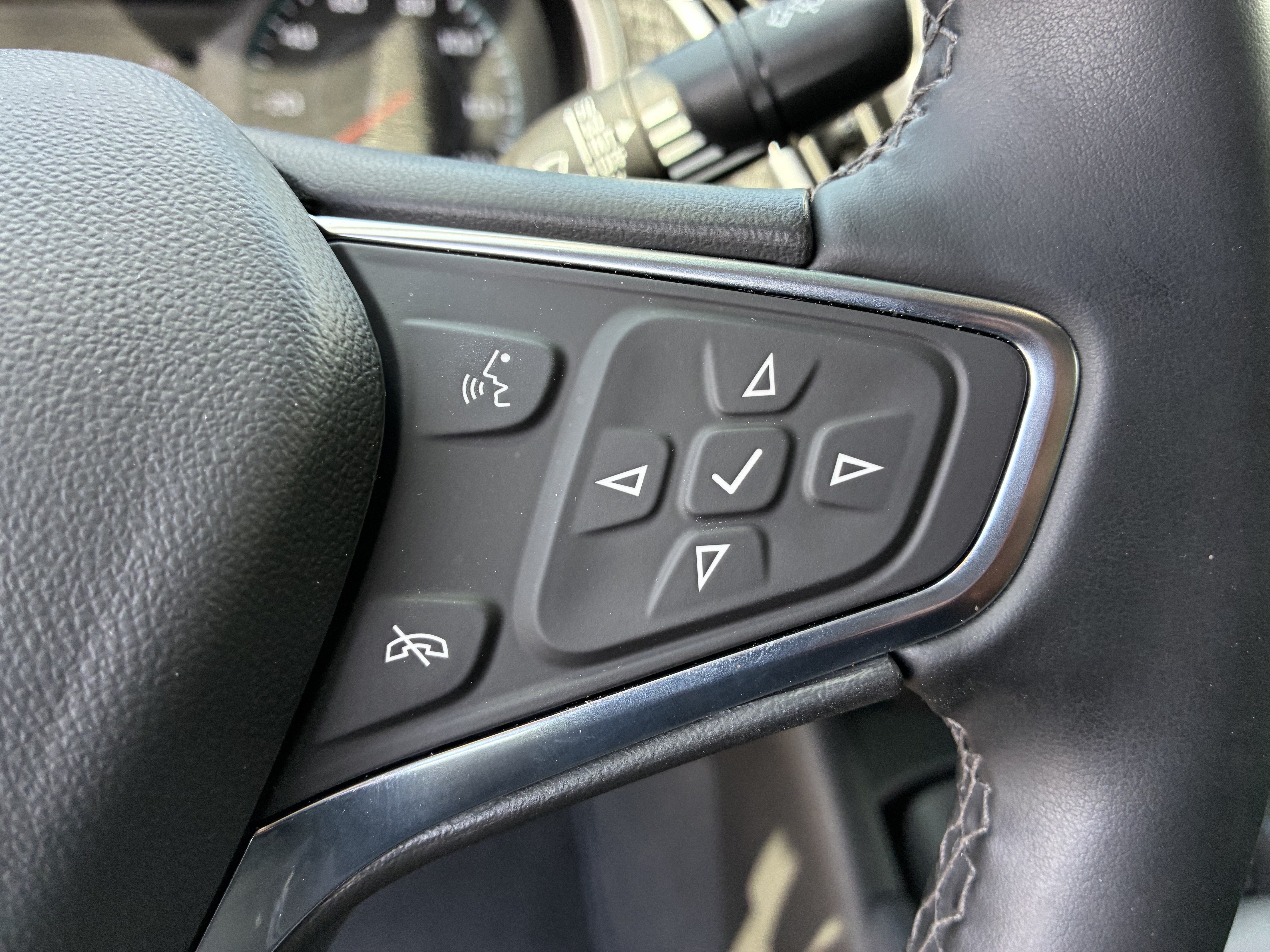Used 2025 Chevrolet Malibu RS FWD image 27