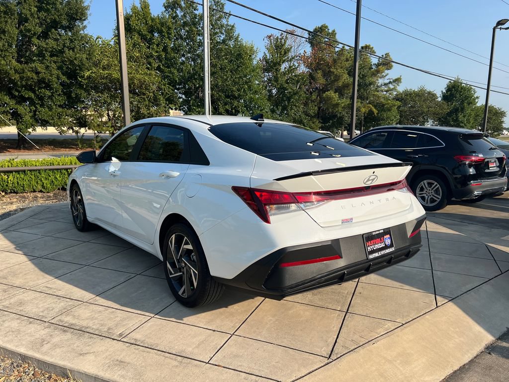 Certified 2025 Hyundai Elantra Sport FWD image 13