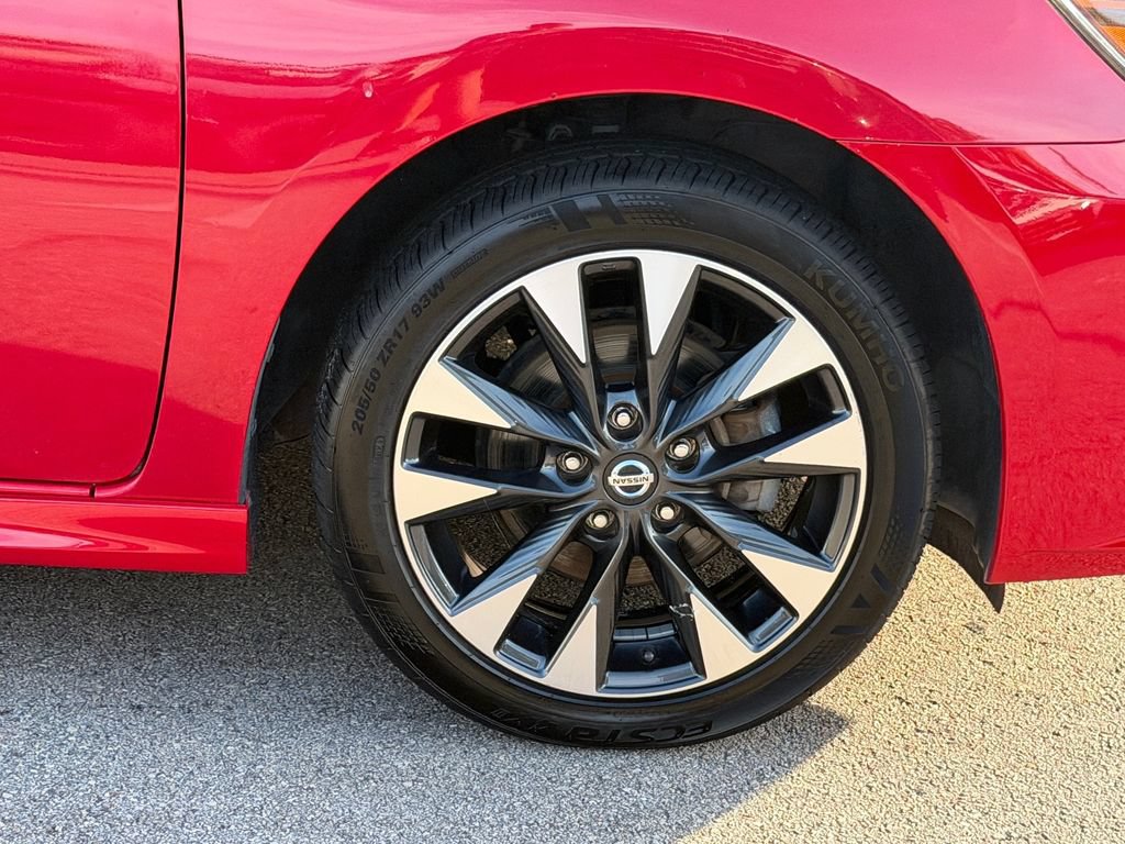 Used 2019 Nissan Sentra SR FWD image 9