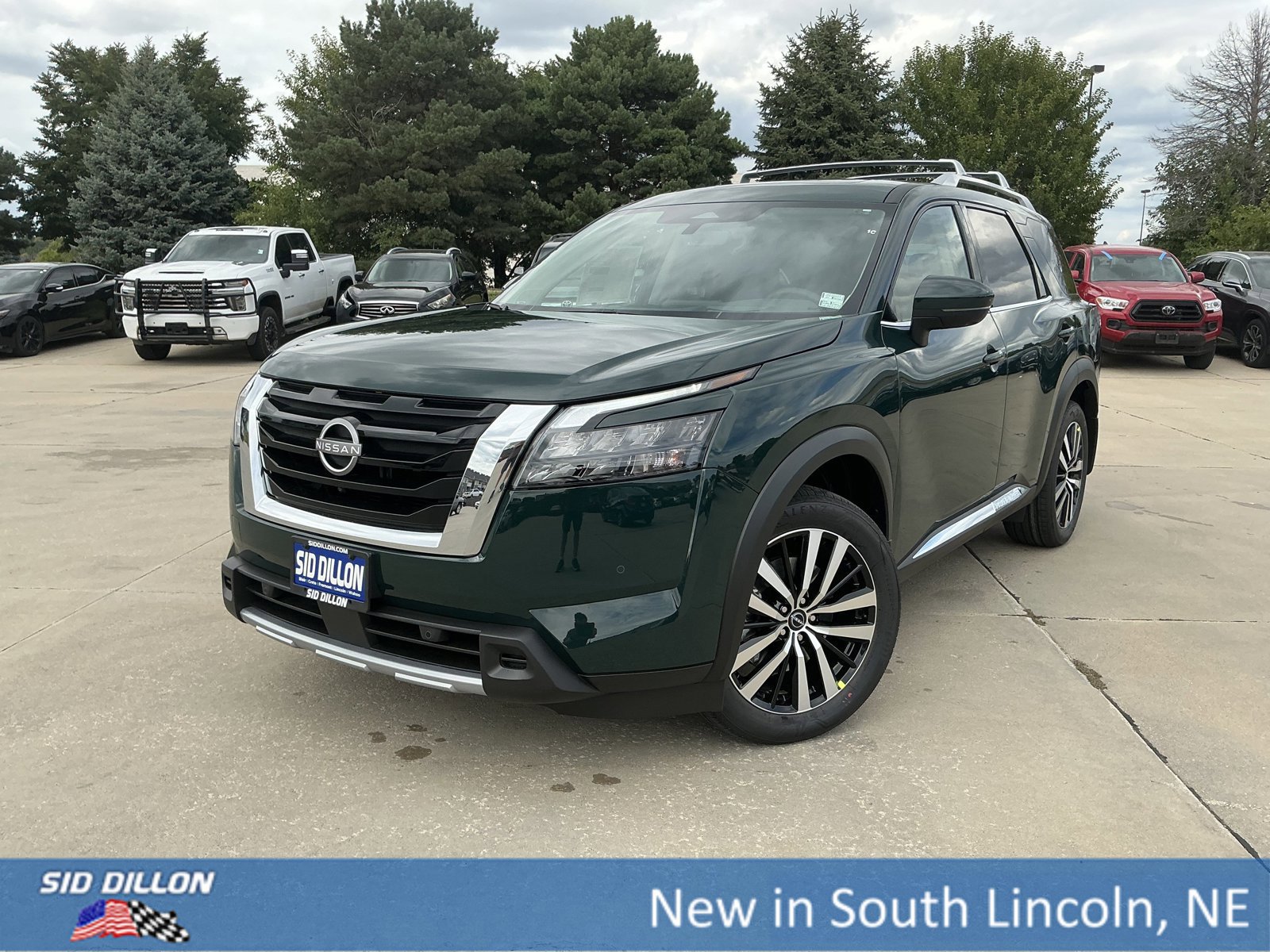 New 2025 Nissan Pathfinder Platinum w/ Cargo Package