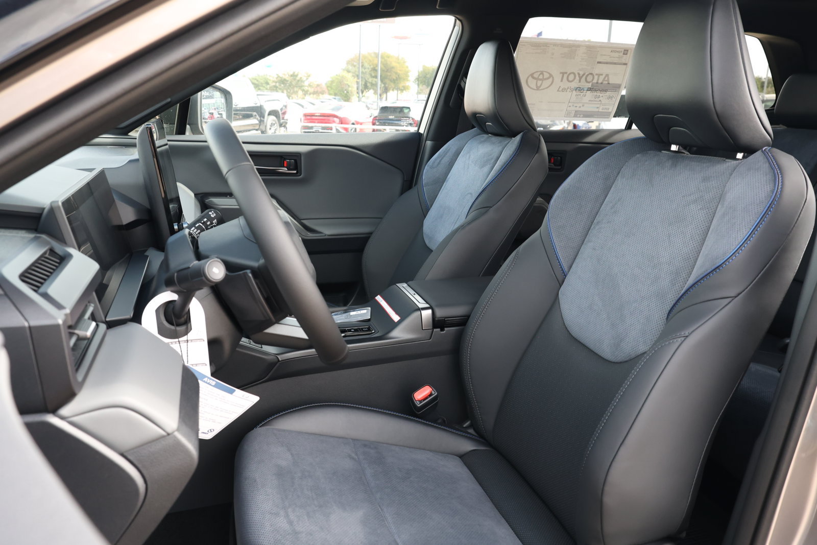 New 2026 Toyota RAV4 XSE w/ Panoramic Sun Roof Package AWD/4WD image 29