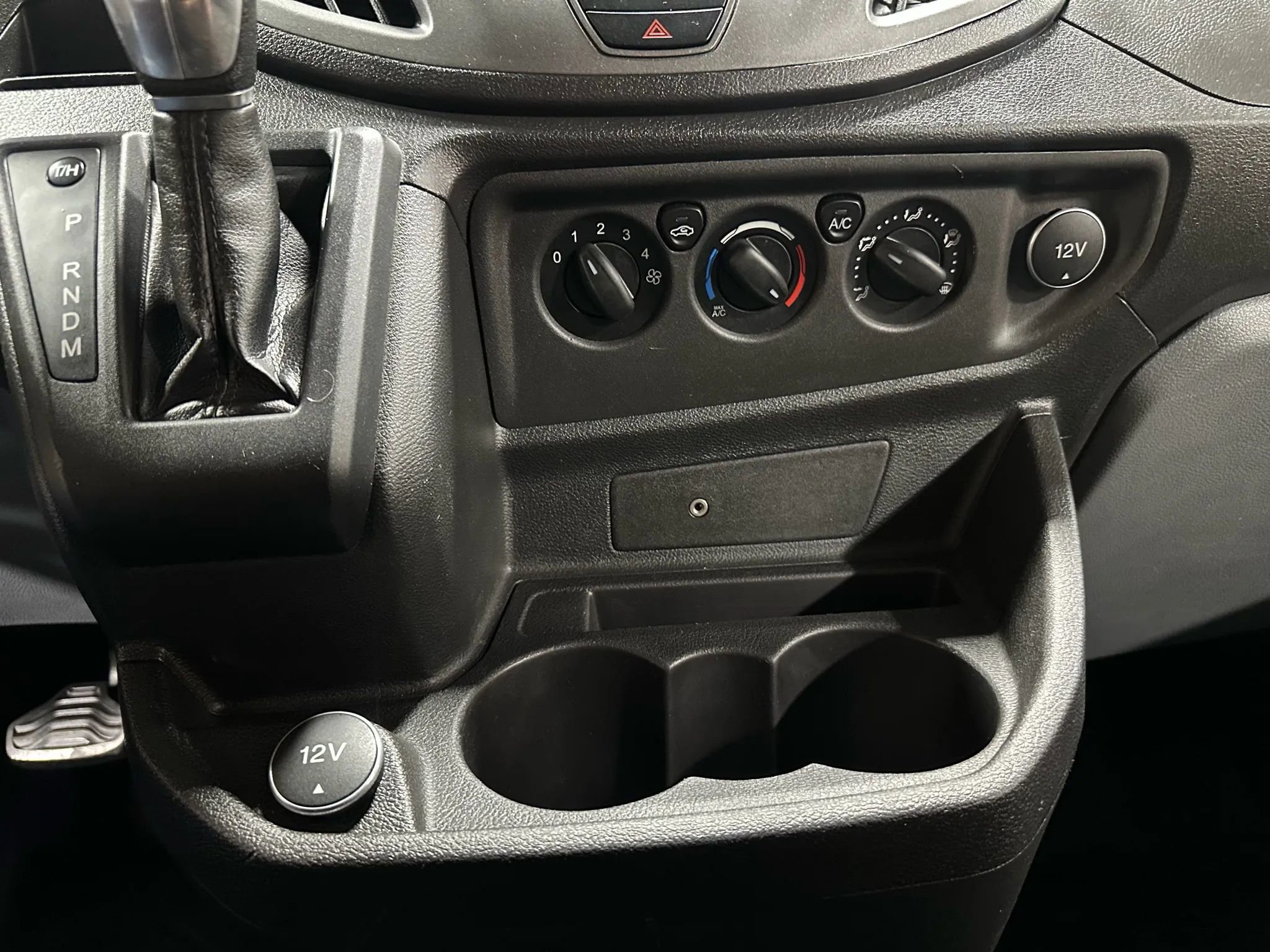 Used 2018 Ford Transit 350 XL image 31