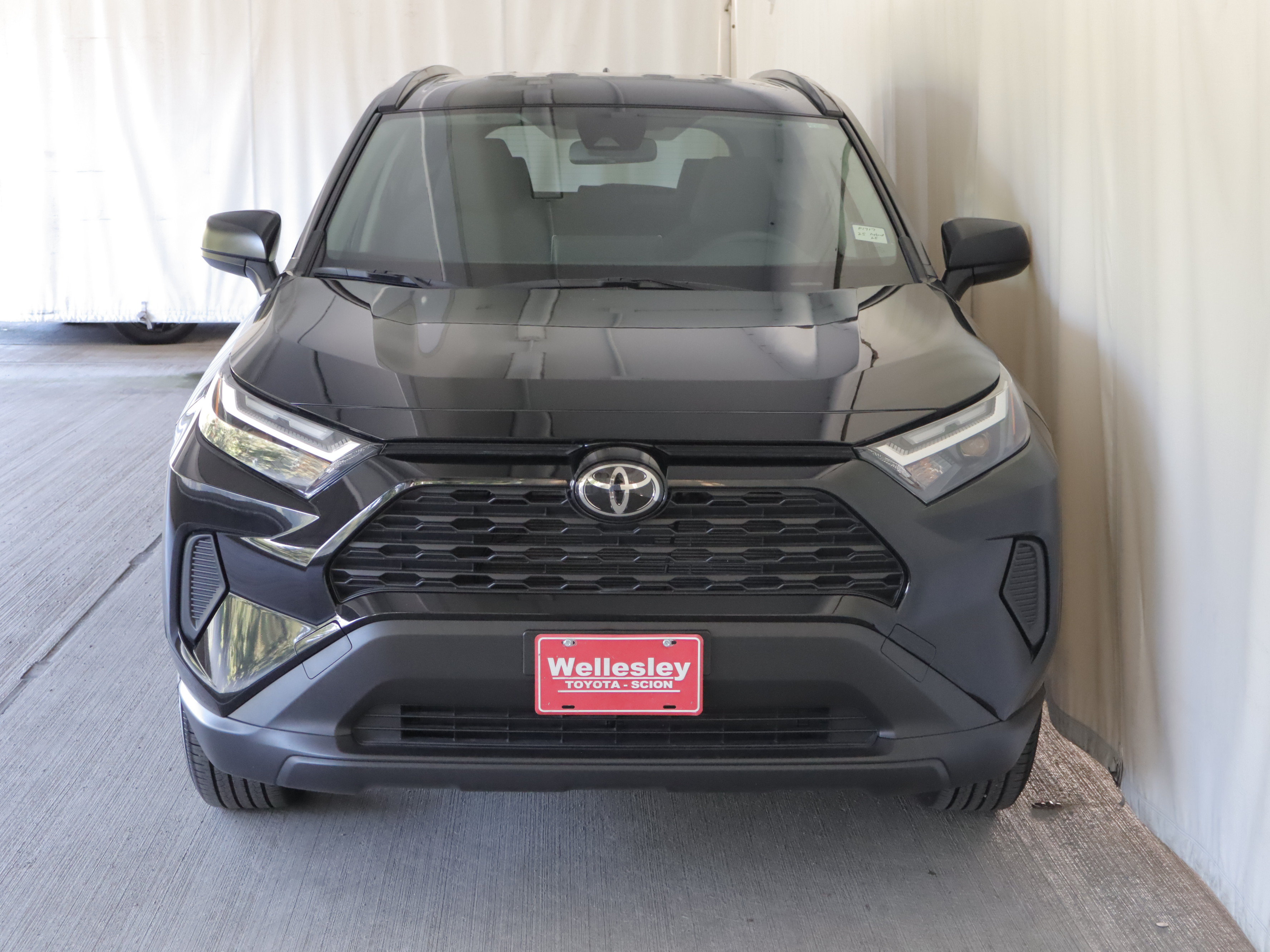 Used 2025 Toyota RAV4 LE AWD/4WD image 3