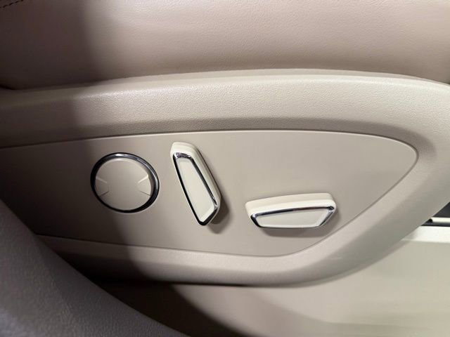 Used 2023 Lincoln Nautilus Reserve w/ Equipment Group 201A image 31