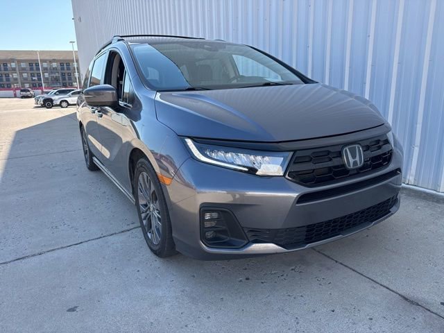 Used 2025 Honda Odyssey Touring image 1