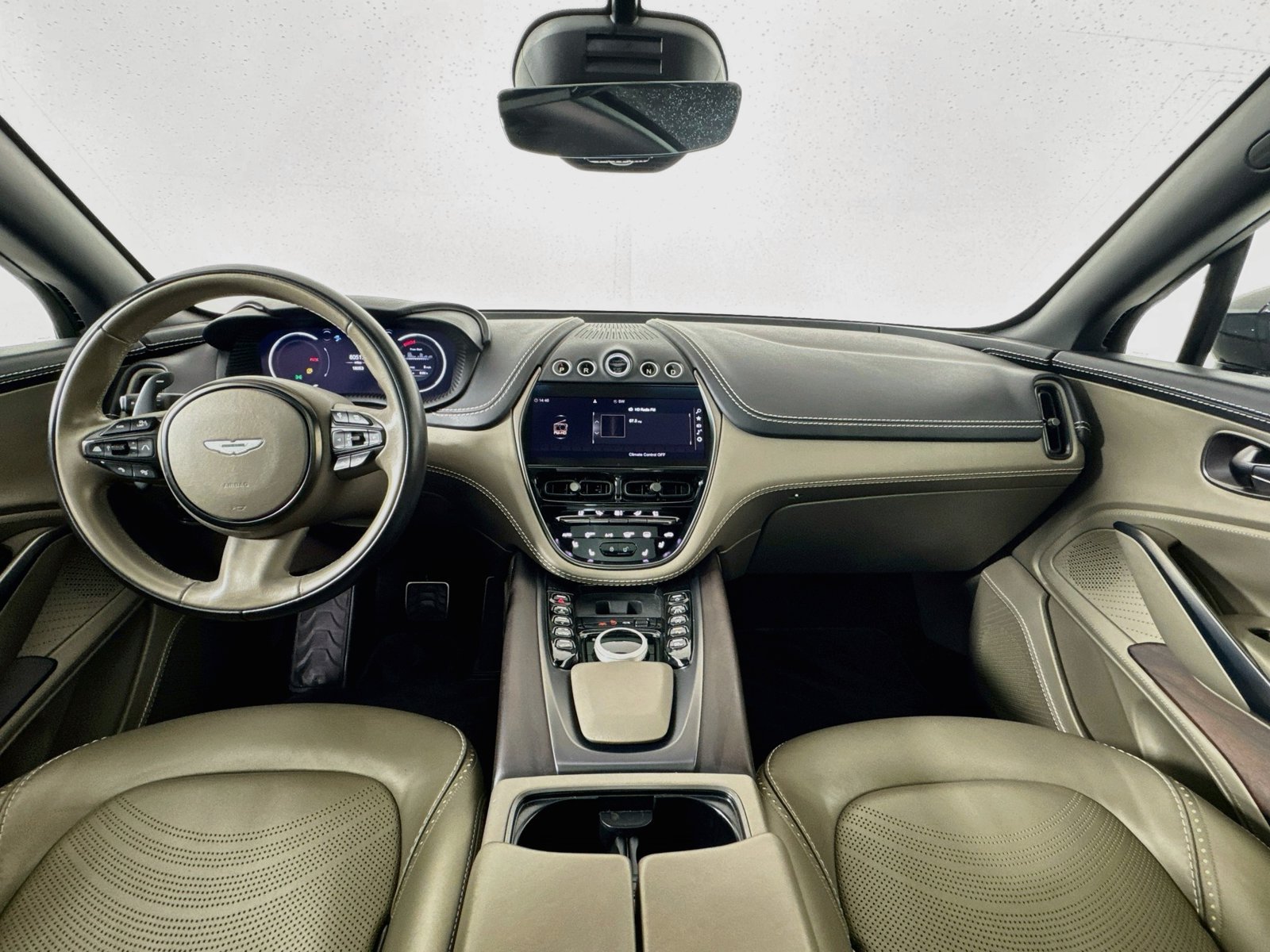 Used 2023 Aston Martin DBX AWD/4WD image 22