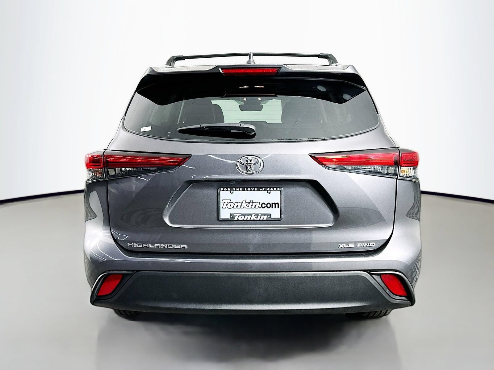 Used 2023 Toyota Highlander XLE AWD/4WD image 6