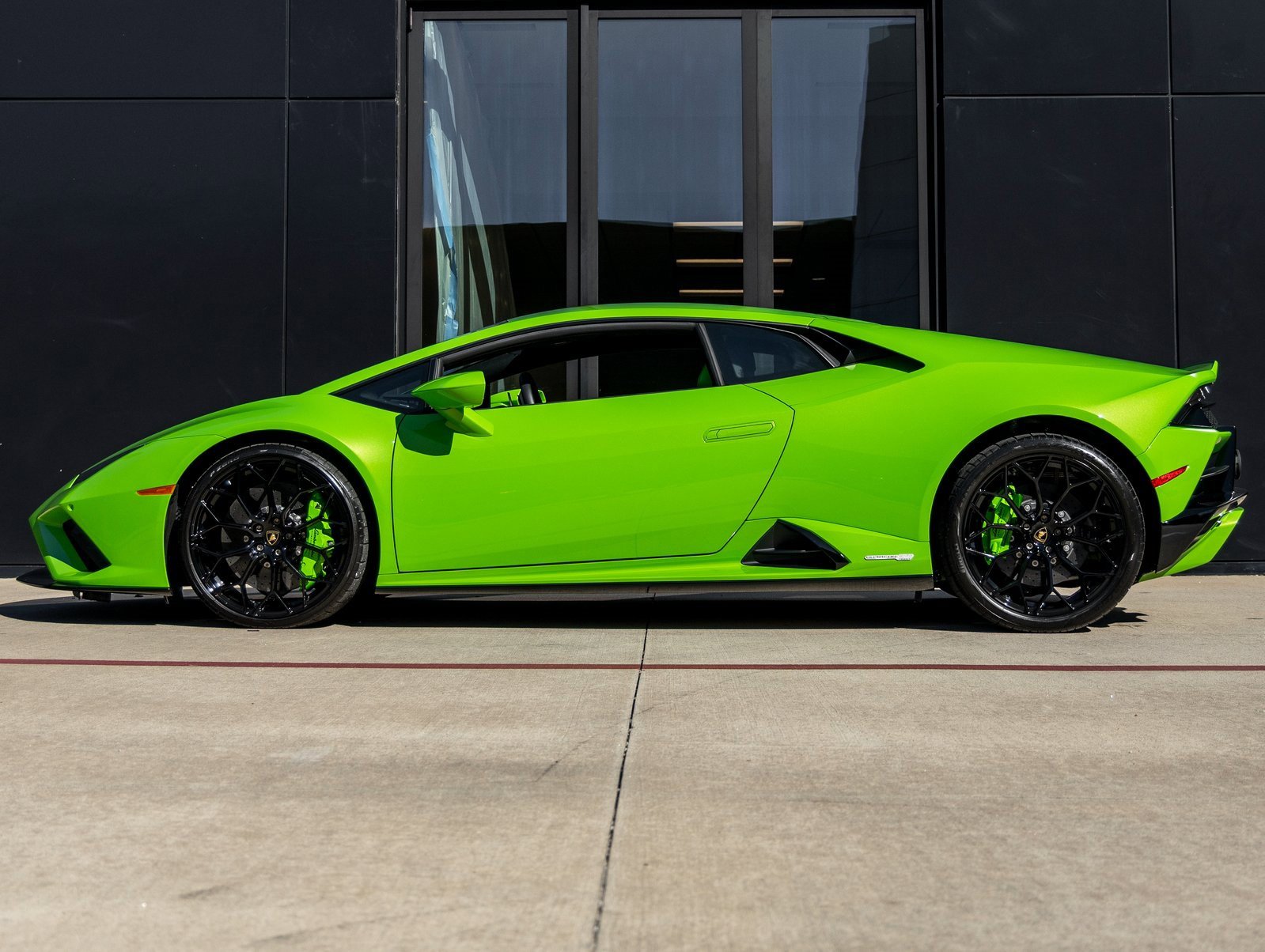 Used 2023 Lamborghini Huracan EVO image 9