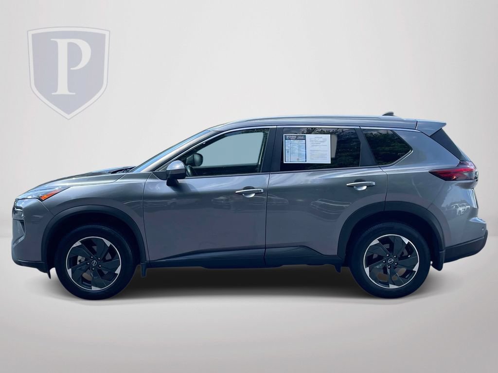 Used 2025 Nissan Rogue SV w/ SV Premium Package FWD image 5