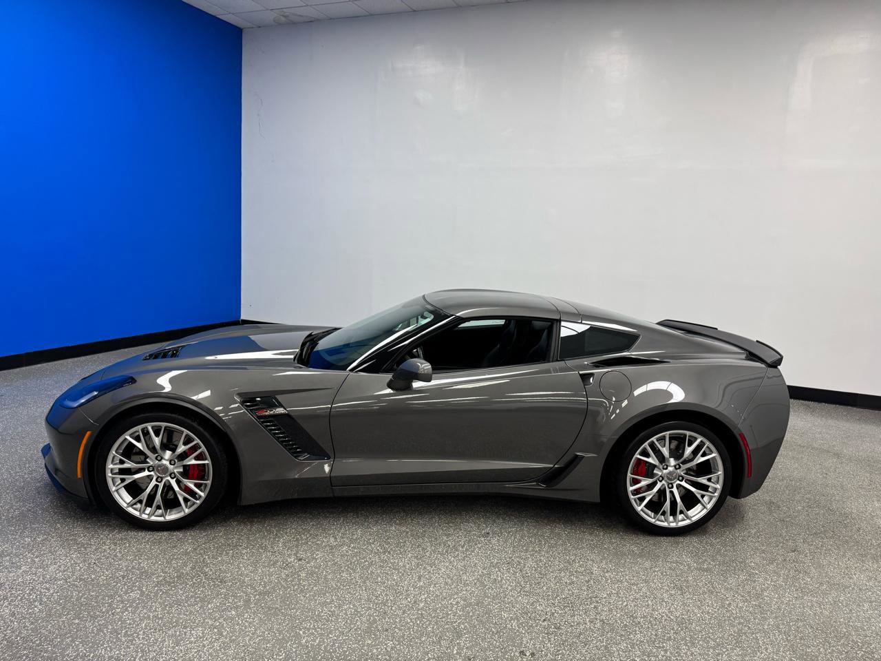 Used 2015 Chevrolet Corvette Z06 w/ 2LZ Preferred Equipment Group RWD image 9