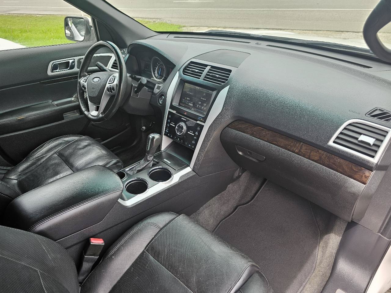 Used 2011 Ford Explorer Limited w/ 301A Rapid Spec Order Code FWD image 25