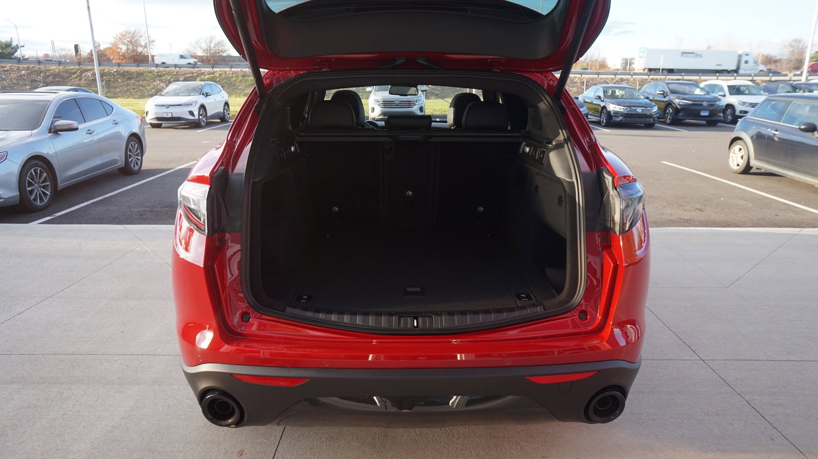 New 2024 Alfa Romeo Stelvio Sprint image 8