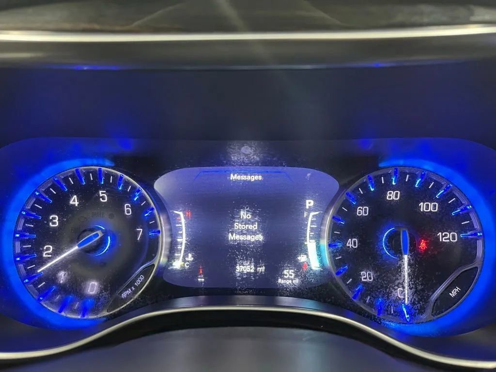 Used 2024 Chrysler Pacifica Limited image 14