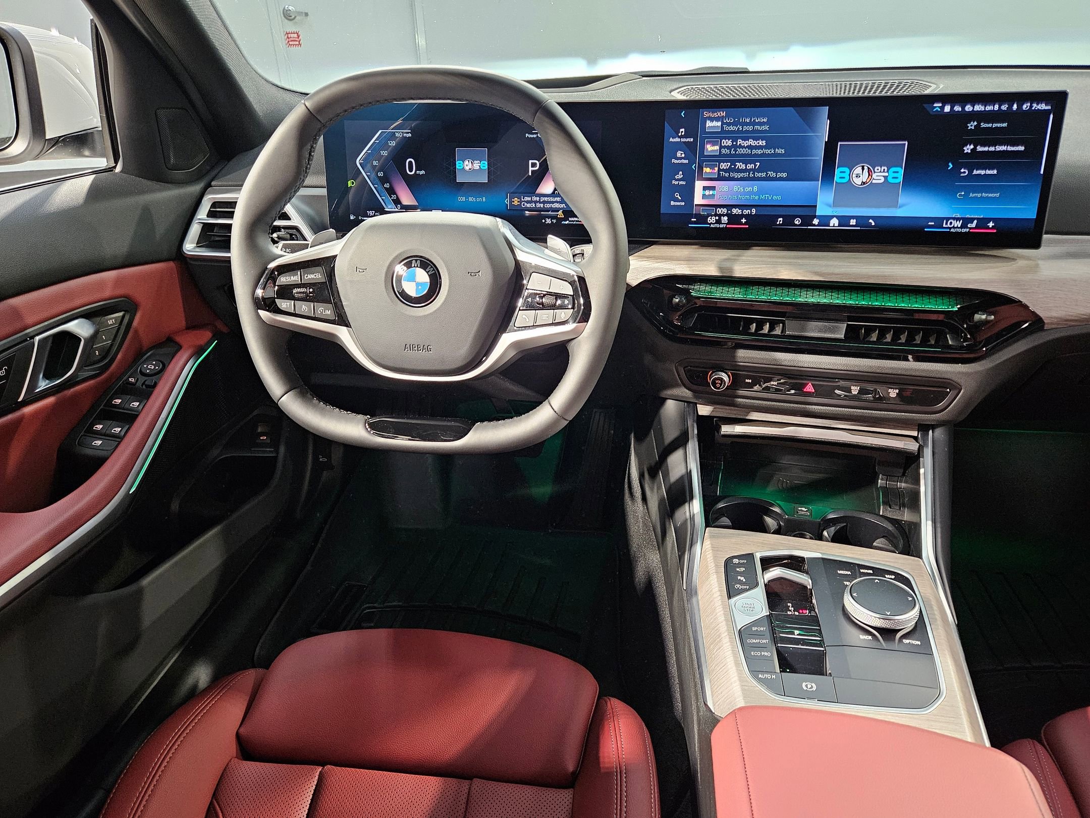 Used 2025 BMW 330i Sedan w/ Premium Package image 9