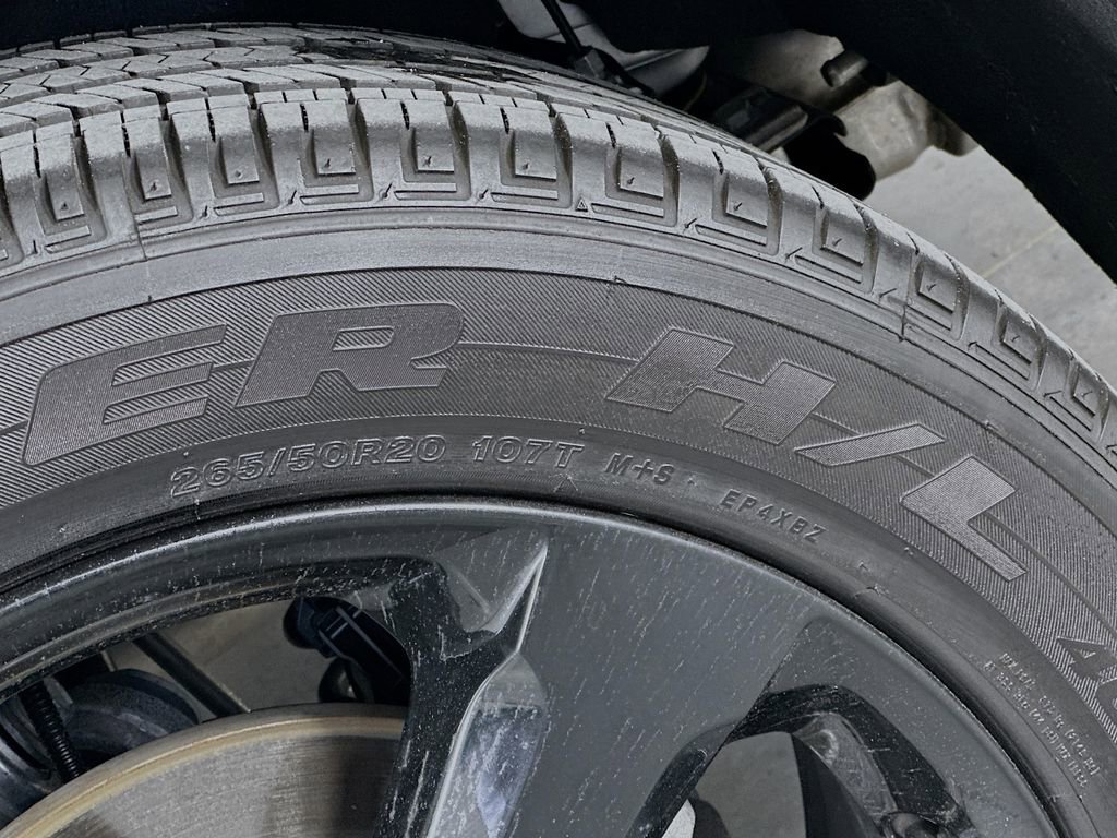 Used 2025 Jeep Grand Cherokee Altitude AWD/4WD image 32