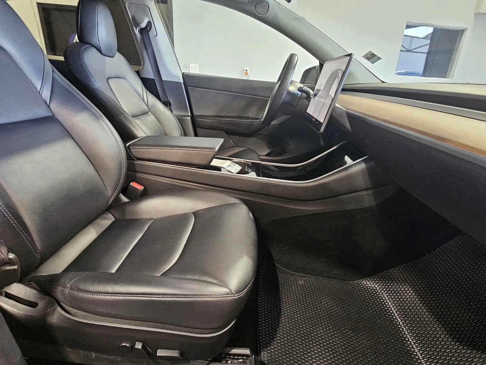 Used 2020 Tesla Model Y Long Range AWD/4WD image 9