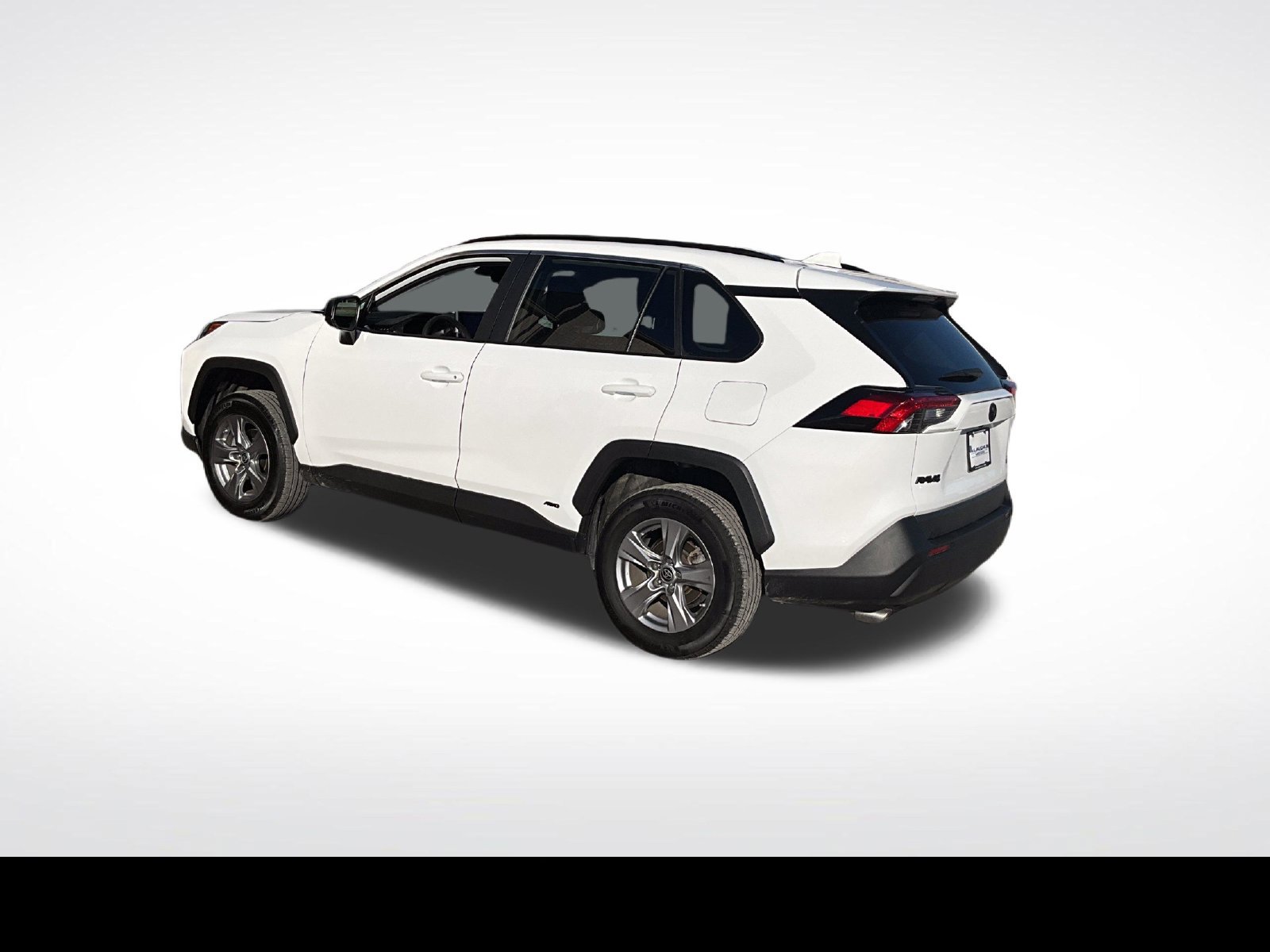 Used 2024 Toyota RAV4 LE AWD/4WD image 3