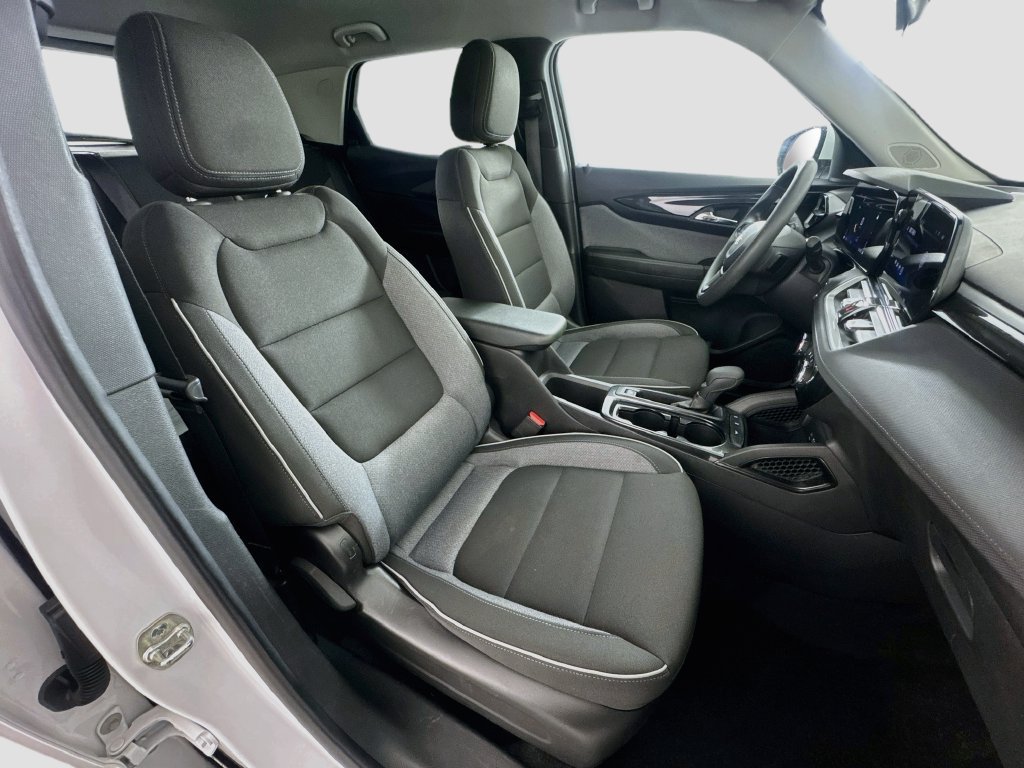 Used 2025 Chevrolet TrailBlazer LT FWD image 26