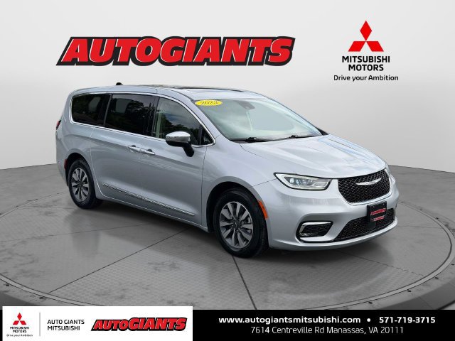 Used 2023 Chrysler Pacifica Limited
