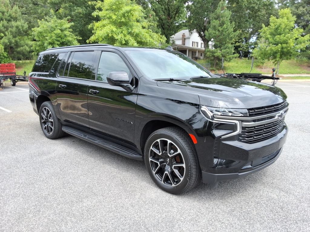 Certified 2021 Chevrolet Suburban RST RWD image 3