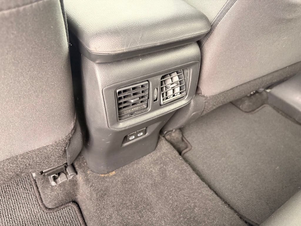 Used 2024 Toyota RAV4 XLE FWD image 26