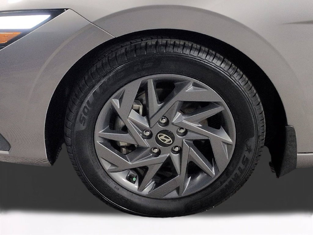 Used 2024 Hyundai Elantra SEL FWD image 13