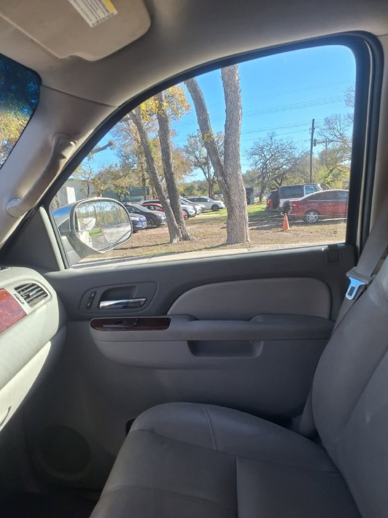 Used 2013 Chevrolet Tahoe LT w/ Texas Edition image 19