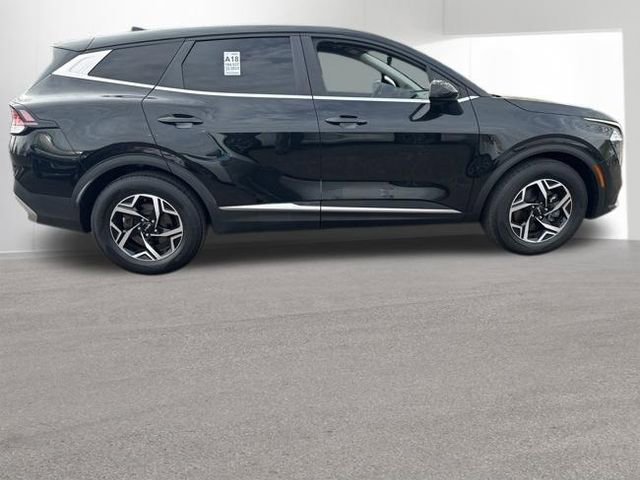 Used 2023 Kia Sportage LX image 5