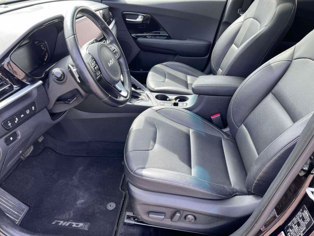 Used 2022 Kia Niro Touring Special Edition FWD image 15