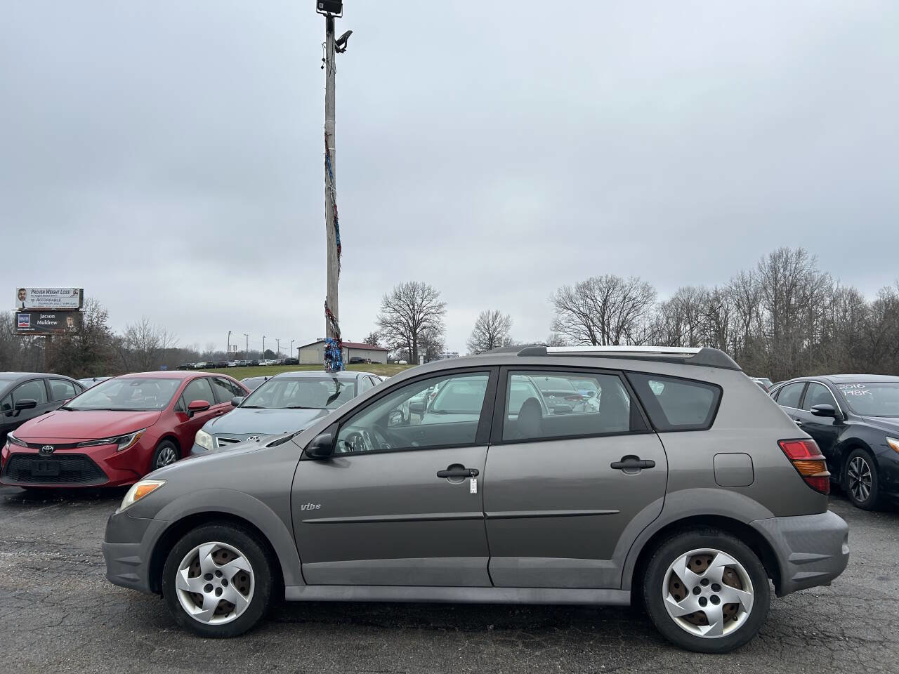 Used 2006 Pontiac Vibe w/ Preferred Package FWD image 4