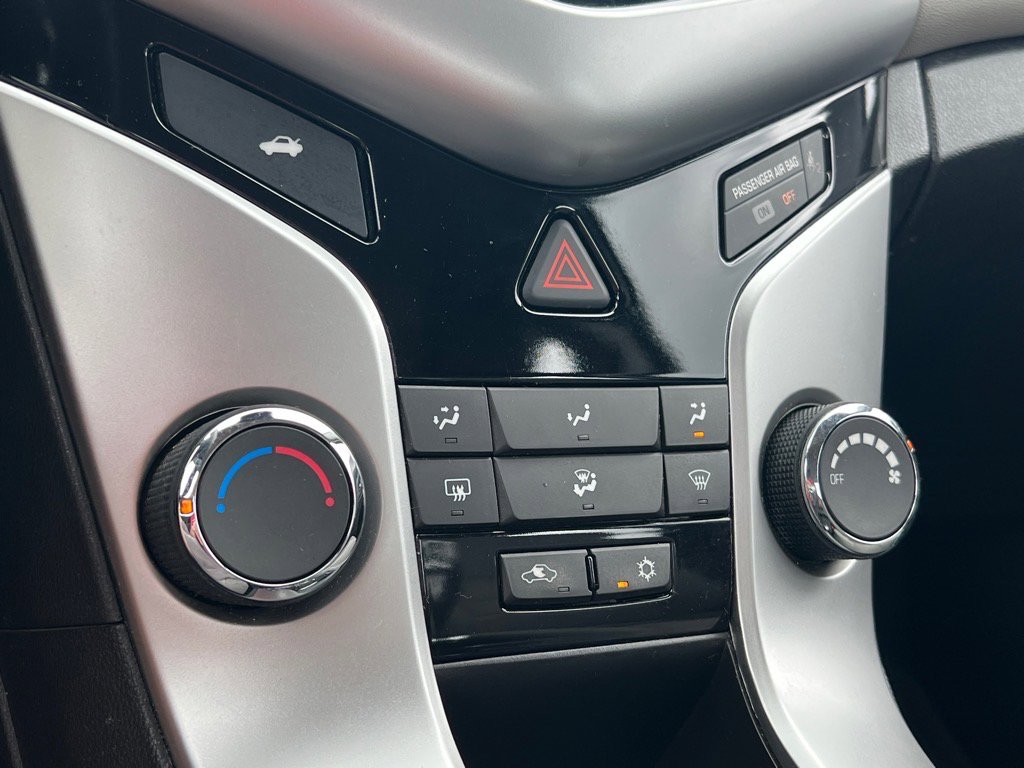 Used 2015 Chevrolet Cruze LT w/ RS Package image 7