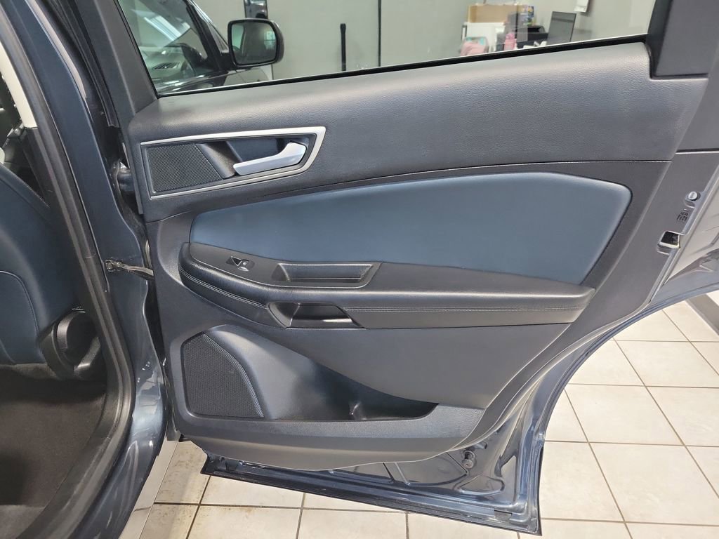 Used 2022 Ford Edge SEL w/ Sport Appearance Package image 25